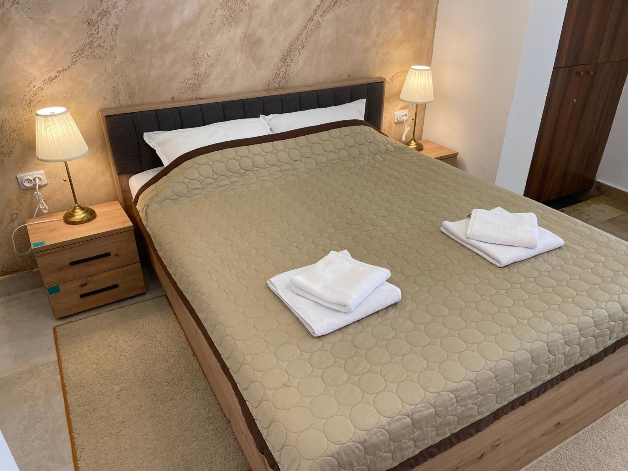 Bora Apartmani - Free Parking - City Center Vranje Bagian luar foto
