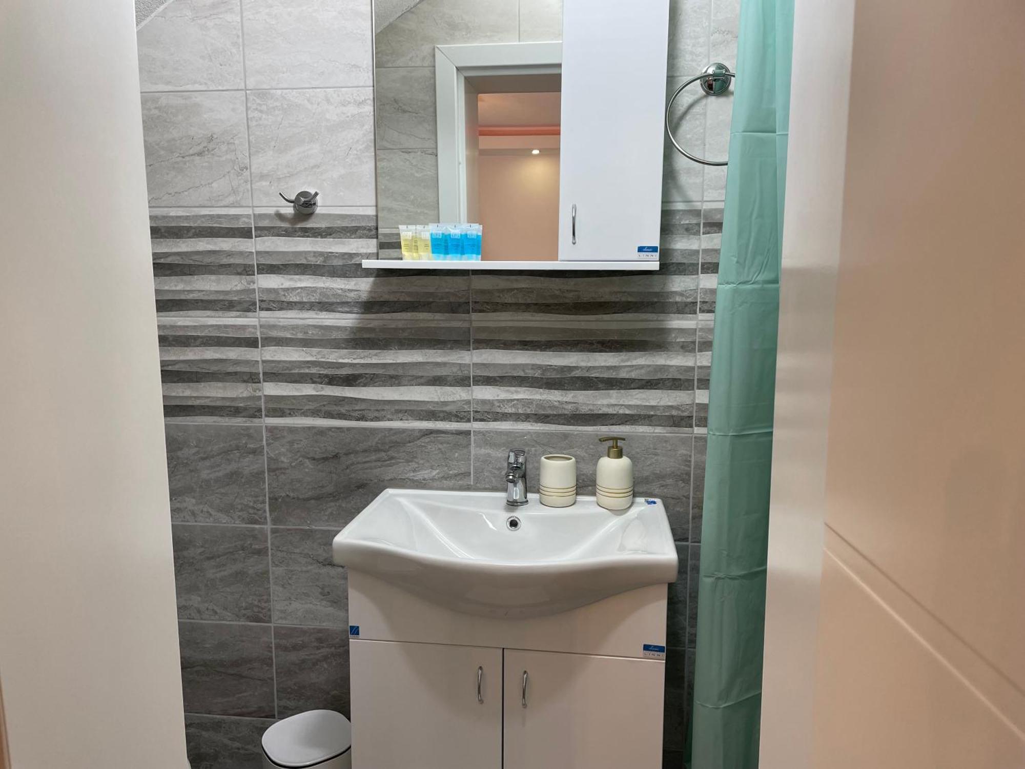 Bora Apartmani - Free Parking - City Center Vranje Bagian luar foto